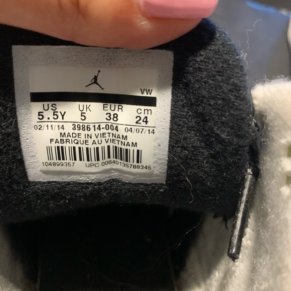 Air Jordan 3s retro wolf grey - Picture 8 of 8